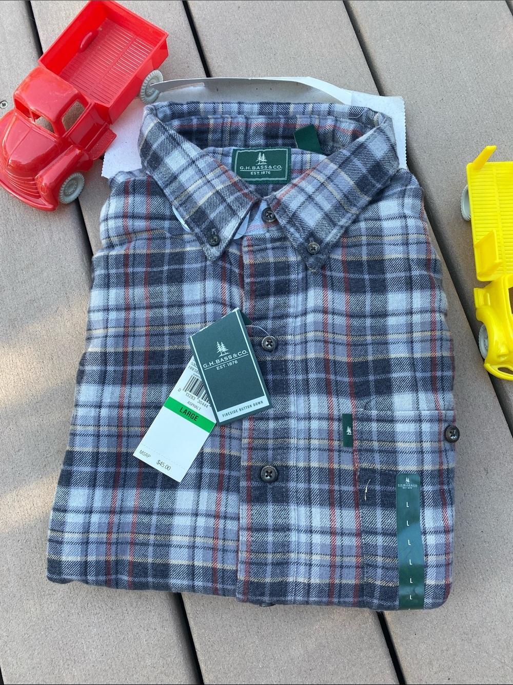 G.H. Bass & Co. Men’s Grey Plaid Button-Down Shirt with Red Accents